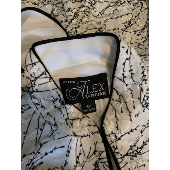 Alex Evenings White Jacket W/ Black, White & Silver Floral Leaf Pattern, Size SP - Picture 5 of 5